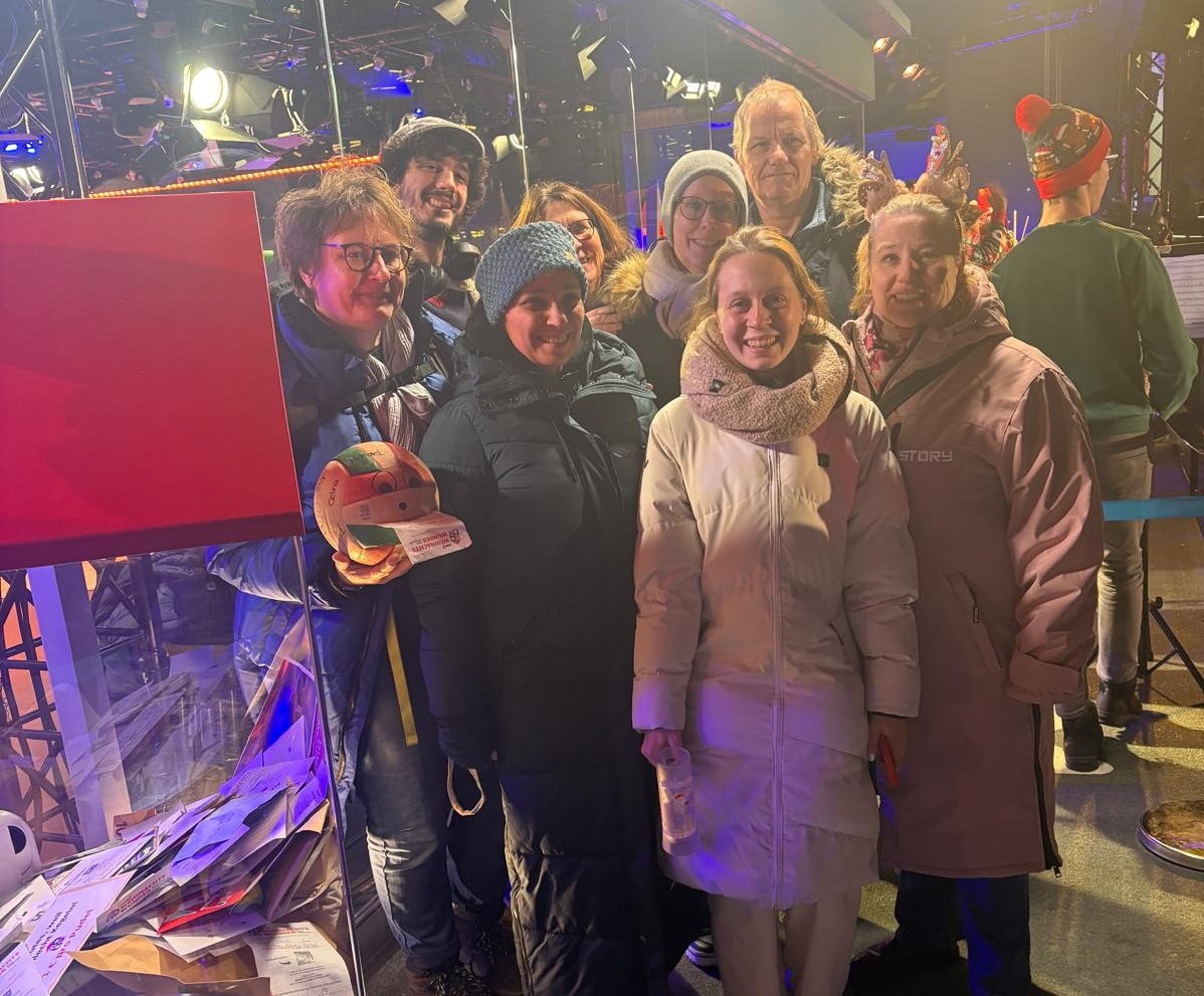 Du betrachtest gerade Volleyballteam sammelt 500,00€ für das WDR2-Weihnachtswunder