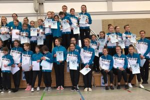 35 Heisinger Rhönrad-Turnerinnen und Turner präsentierten eine tolle Vereins-Mannschafts-Meisterschaft